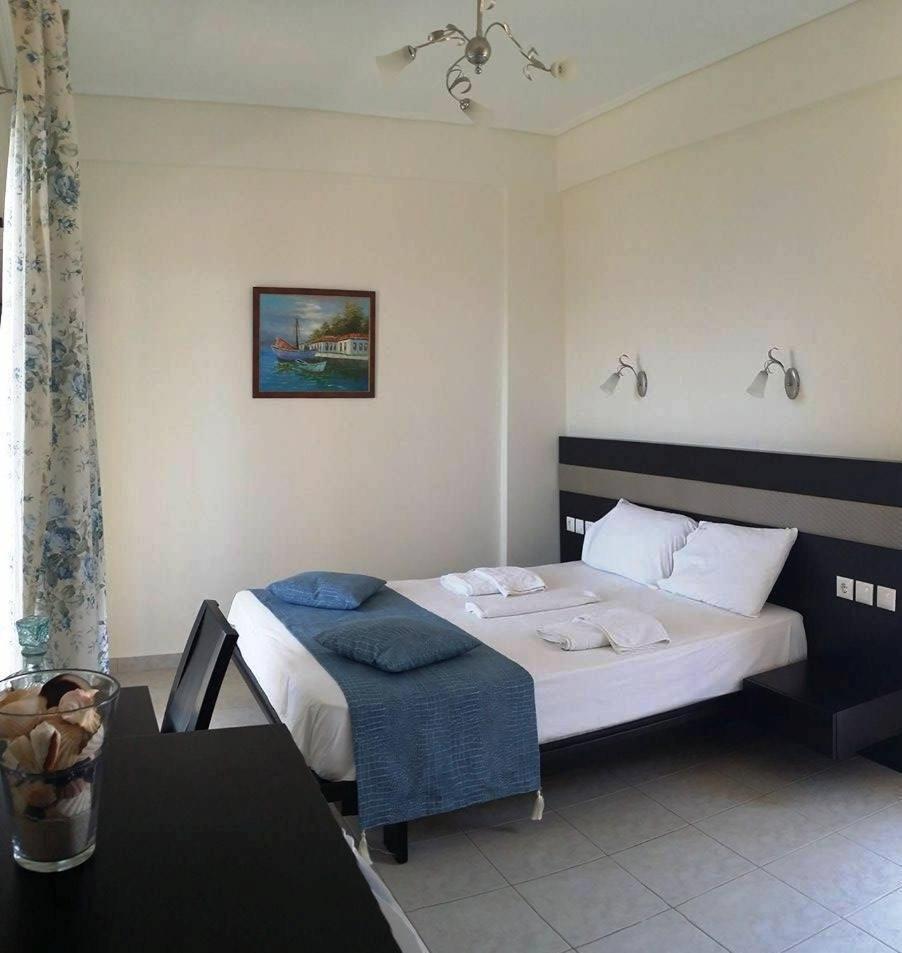 Voula Resort Elafonissos Værelse billede
