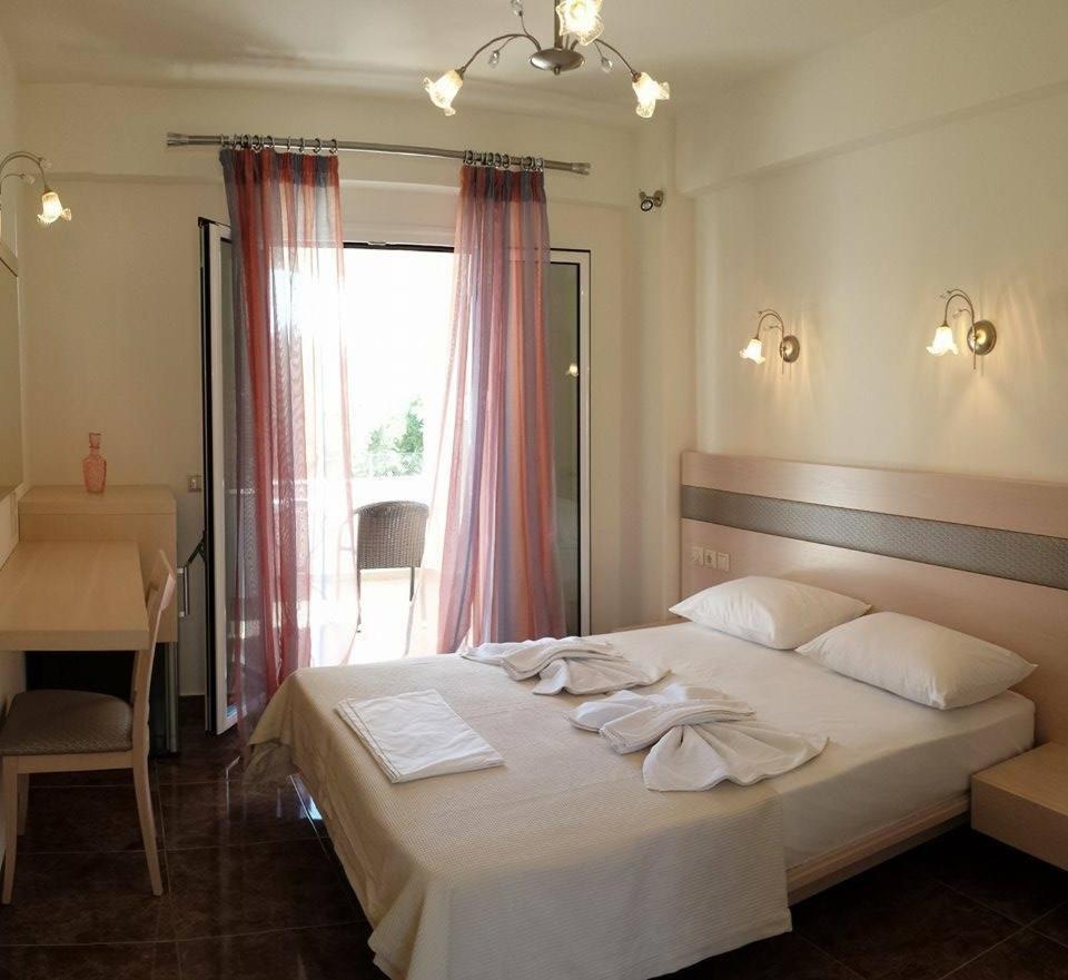 Voula Resort Elafonissos Værelse billede
